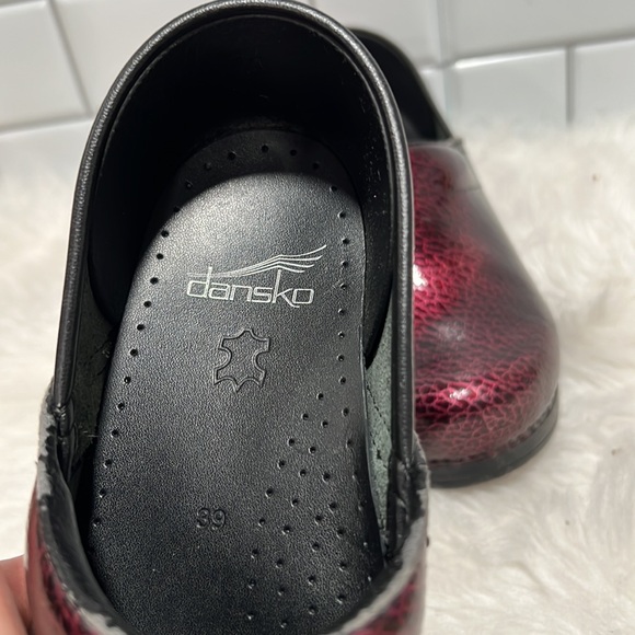 Dansko Professional Women's US 8.6-9 39 EU Slip-On Clogs Cracked Plum Maroon - Picture 3 of 12